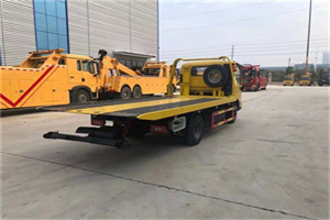 黄陵非事故拖车