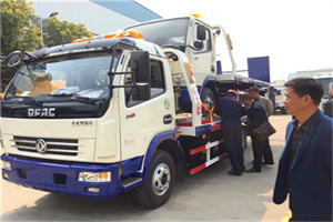 黄陵汽车道路救援拖车价格